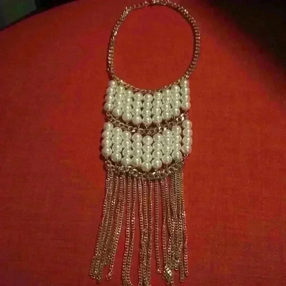 Faux Pearl Necklace with lobster claw closure - Picture 1 of 2